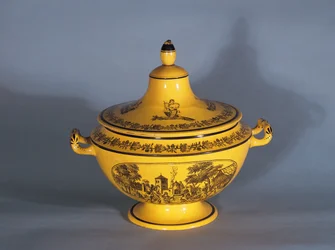 Soupière avec motif imprimé noir, c.1820