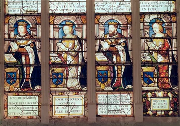 Vitrail représentant Louis de Bourbon (1465-1520) Prince de La Roche-sur-Yon, Louise de Bourbon (d.1561) Comtesse de Montpensier, Louis II de Bourbon (1513-82) Duc de Montpensier et Jacquette de Longwy