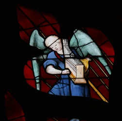 Fenêtre représentant un Ange musicien