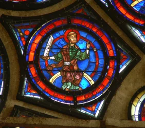 Fenêtre w100 représentant Saint Pierre
