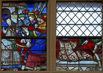 Fenêtre w107 représentant le Christ devant le Grand Prêtre