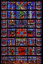Fenêtre w107 représentant la cathédrale de Thérouanne