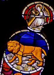 Fenêtre w114 représentant le signe du zodiaque Lion