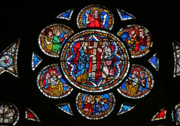 Fenêtre w11 représentant une Sainte Femme annonçant la Résurrection à Saint Pierre