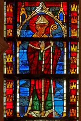 Vitrail w205 représentant un saint évêque