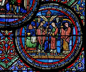 Fenêtre w23 représentant Saint Thomas Becket célébrant la messe