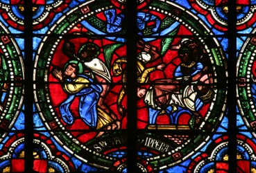 Fenêtre w2 représentant une scène de la vie de Saint Pierre : la chute de Simon le Magicien en essayant de démontrer ses capacités de vol