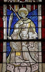 Vitrail w30 représentant Saint Georges avec un donateur et sa famille