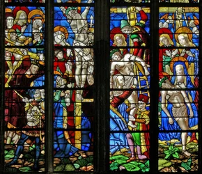 Fenêtre w51 représentant la Via Crucis, la Crucifixion, la Déposition et la Pietà