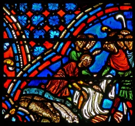 Fenêtre w9 représentant les frères de Joseph prenant le manteau coloré