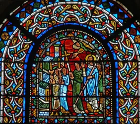 Fenêtre wXXI représentant un panneau de bordure (C12) et une procession
