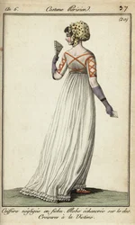 Femme en robe à rubans croisés style victime