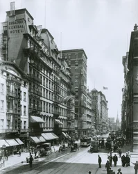 Broadway regardant vers le nord depuis Bond Street, New York