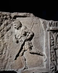 Art gallo-romain : stèle représentant un gladiateur. 50 av. J.-C.-100 apr. J.-C. Metz. Musée des Beaux-Arts