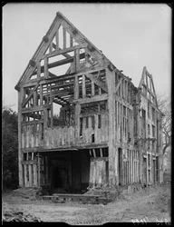 Moundsley Hall, Walker