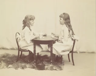 Frances et Ethel de Forest, filles de Robert de Forest