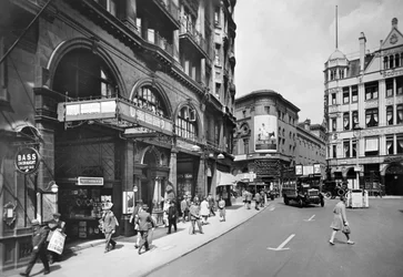 Station Piccadilly Circus, entrée Haymarket, Westminster, Londres, vers 1930