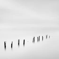 Pieux minimalistes dans l