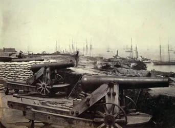 Fortifications rebelles et canons à Yorktown