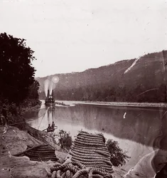 Transport américain dans les rapides, rivière Tennessee, ca. 1864