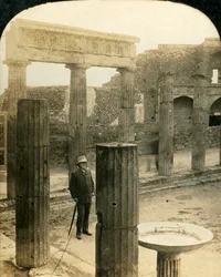 Forum triangulaire, ruines de Pompéi, Italie, vers 1909