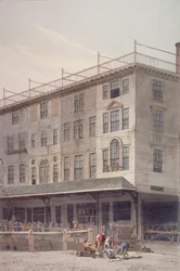 Vue du marché de Billingsgate avec des gens et des poissons sur le quai, Londres, 1810