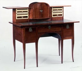 Bureau avec incrustations et accessoires en laiton