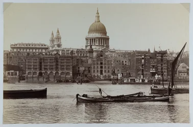 Vue de Bankside sur la Tamise en direction de Paul