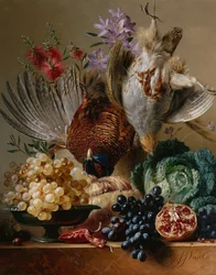 Faisan mort, perdrix, raisins, chou, fruits et fleurs sur un rebord