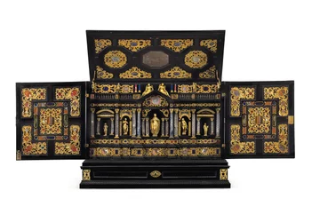 Cabinet de table en métal doré, cristal de roche et pierre dure, Augsbourg, vers 1630-40