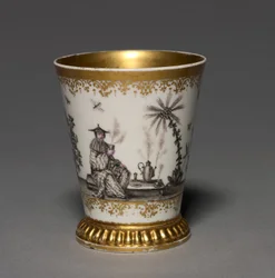 Gobelet, fabricant Meissen Porcelain Factory, Allemagne, avant 1720 (porcelaine, intérieur doré)