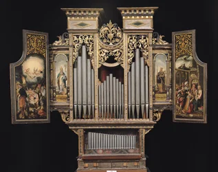 Orgue de chœur avec panneaux ouverts (bois et métal)