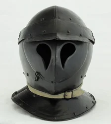 Burgonet fermé de forme 