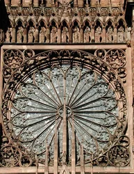 Rosace de la façade ouest, commencée en 1277
