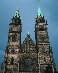 Rosace sur la façade ouest de St. Lorenzkirk