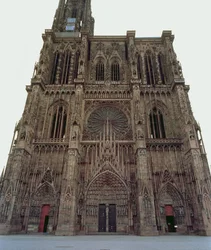 Façade ouest de la cathédrale de Strasbourg, commencée en 1277