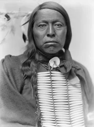 Chef Sioux Flying Hawk, vers 1900