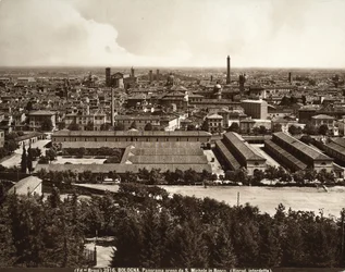 Panorama de la ville de Bologne : vue depuis San Michele in Bosco