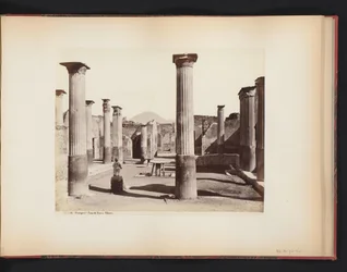 Vue de la ruine de la maison de Marco Olconio à Pompéi, Italie