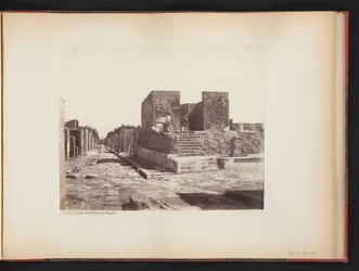 Vue du Temple de la Fortune Augusta à Pompéi, Italie