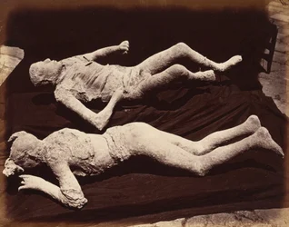 Moulages humains, Pompéi, c. 1870 (photo)