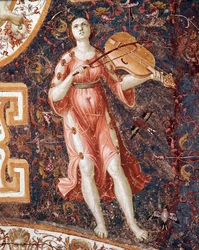 Jeune femme jouant du violon