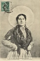 Carte postale : Mailotte, femme de marin en toilette de Ville / Boulogne-sur-Mer