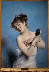 Jeune femme en déshabillé