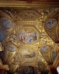 Plafond de la salle de parade et cabinet sur l