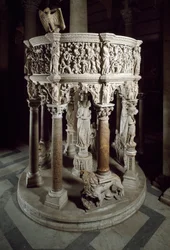 Chaise. Sculpture en marbre par Giovanni Pisano (1248-1314). 1302-1311 Cathédrale de Pise (Duomo di Santa Maria Assunta di Pisa), Italie