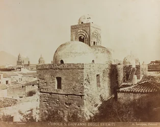 Église de San Giovanni degli Eremiti à Palerme, détail des dômes