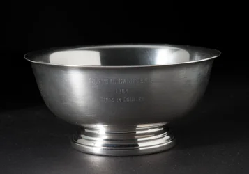 Coupe en argent trophée de tennis présentée à Sally Ride, 1965