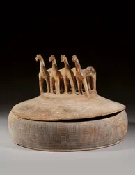 Pyxis attique, période géométrique tardive, vers 3e quart du 8e siècle av. J.-C.