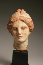 Tête de femme, hellénistique, IIIe-Ier siècle av. J.-C.